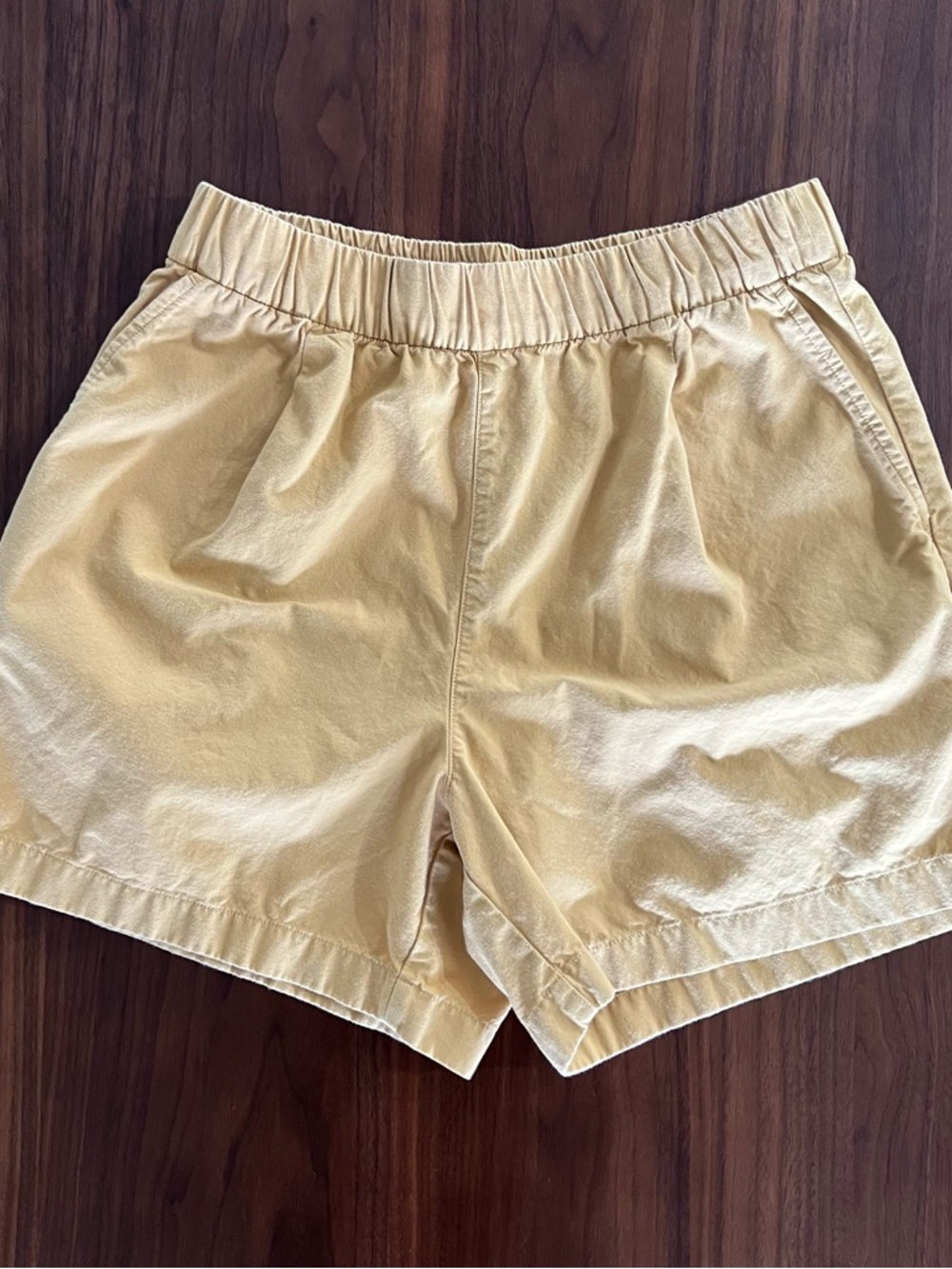 Uniqlo Korea Women's High-Waist Elastic Shorts — Yellow
